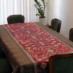 رومیزی مستطیلی طرح نهال حاشیه سبز