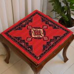 رومیزی مربعی طرح لاله